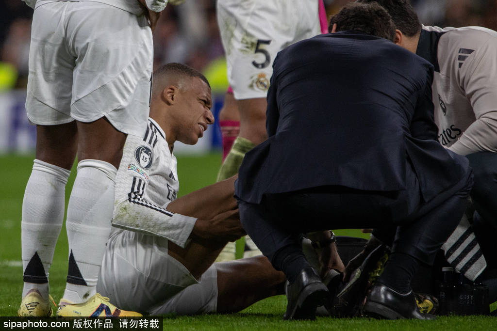 亚洲杯足球比分_观战台：利物浦或加冕英超冠军 巴萨迎扩大领跑优势良机