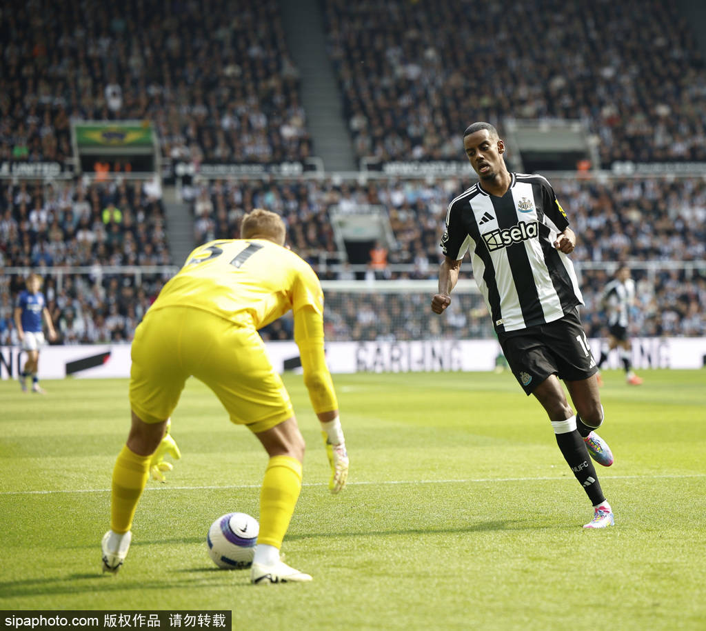 皇冠信用网足球代理_引援大手笔！利物浦1.3亿求购伊萨克皇冠信用网足球代理，3500万格伊转会能否成真？