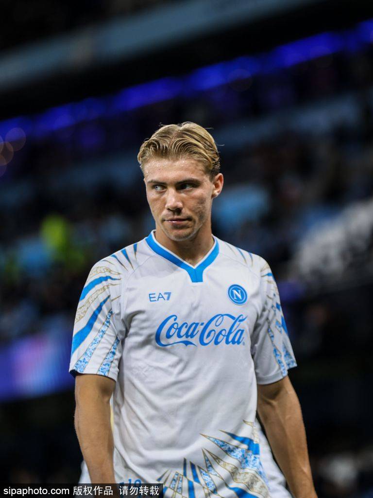 皇冠信用网如何申请_0:1！英超关键战皇冠信用网如何申请，哈兰德5场6球，曼城半场领先枪手，冲三连胜