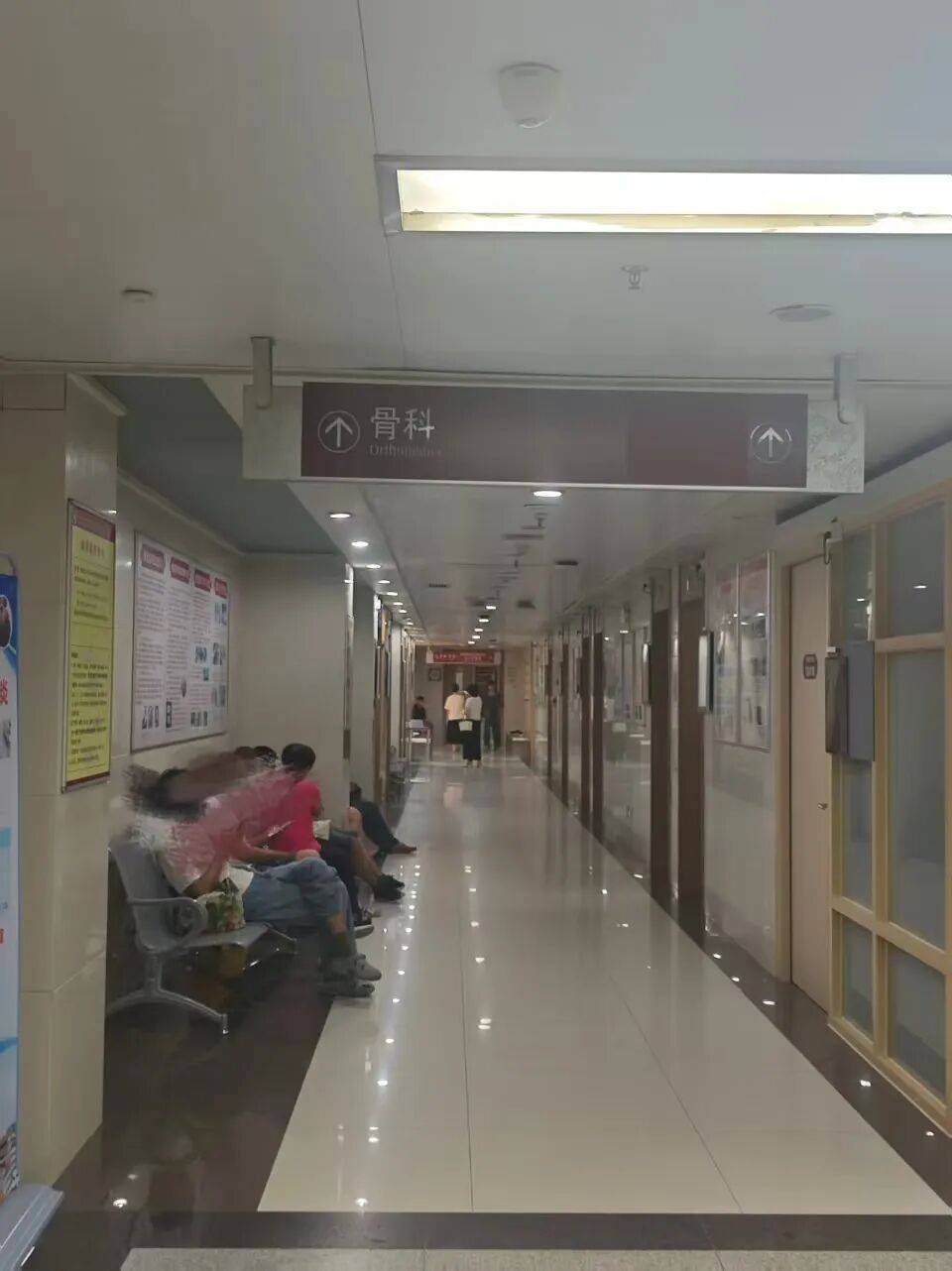 皇冠信用網在哪里开通_广州一医院发生伤医事件皇冠信用網在哪里开通，参与抢救医生发声：他受伤很重，行凶者已被抓捕