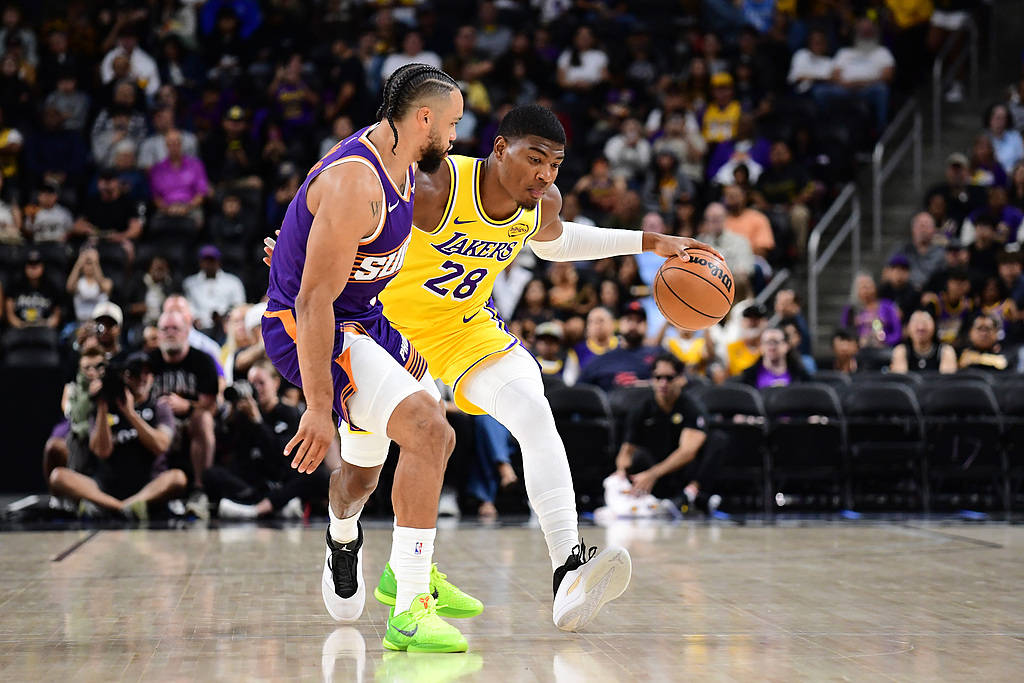 皇冠信用网开户_季前赛-布克24分里夫斯20分 詹东缺阵湖人81-103负太阳