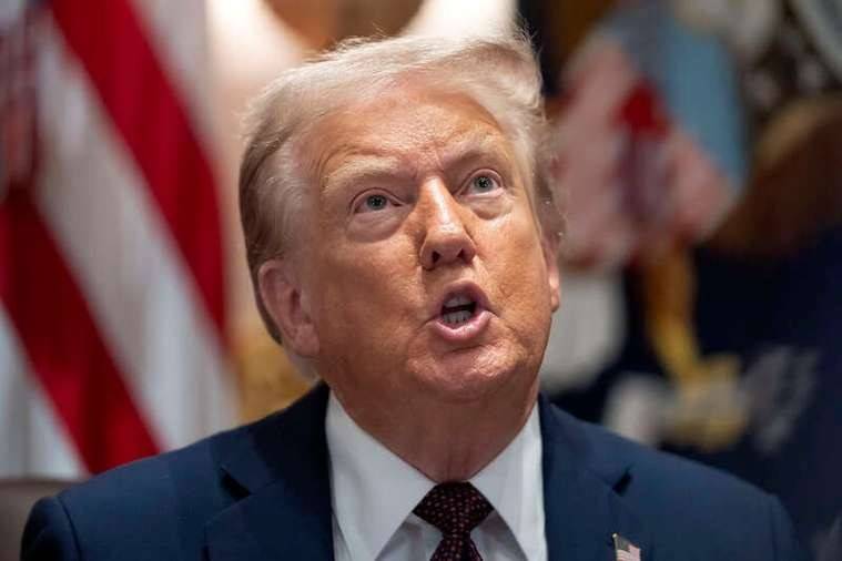 皇冠信用网登3代理_特朗普很想来中国？微妙时刻皇冠信用网登3代理，王毅在北京会见另一位美国客人，3句嘱托意味深长，轰动全球舆论