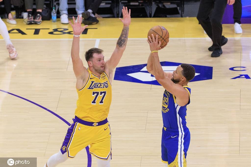 皇冠信用网在线开户_库里23分东契奇43+12+9 巴特勒31+5勇士胜湖人