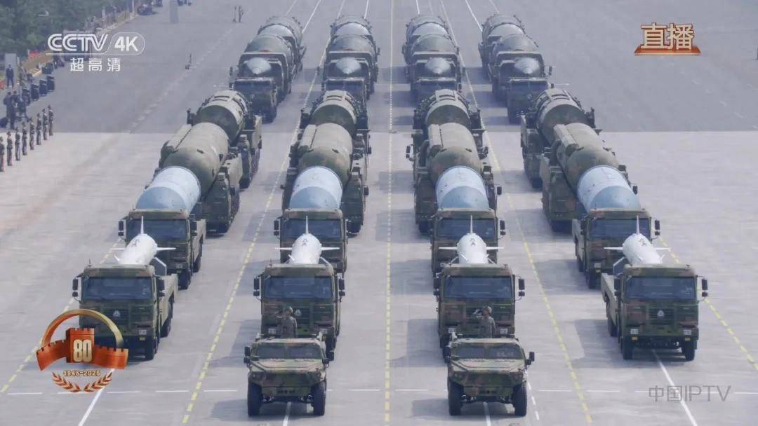 皇冠登3代理_乌军少将：别等到战场上再认清皇冠登3代理，93阅兵上中国装备到底有多强大！