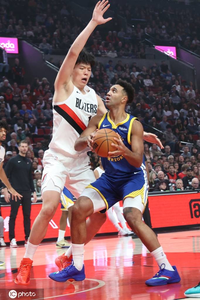 皇冠信用网怎么注册_杨瀚森2分2帽1板库里35分 开拓者8人上双大胜勇士