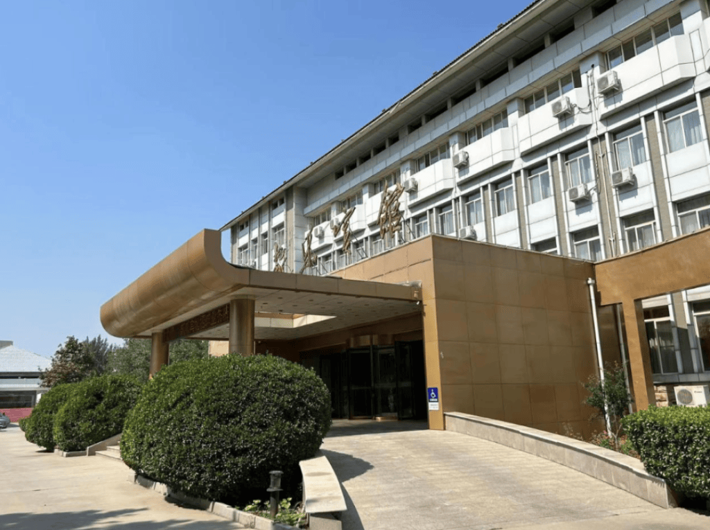 皇冠信用盘代理_影子调查｜宾馆里的刑讯逼供：1名“指居”者死亡皇冠信用盘代理，11名办案人员被判刑