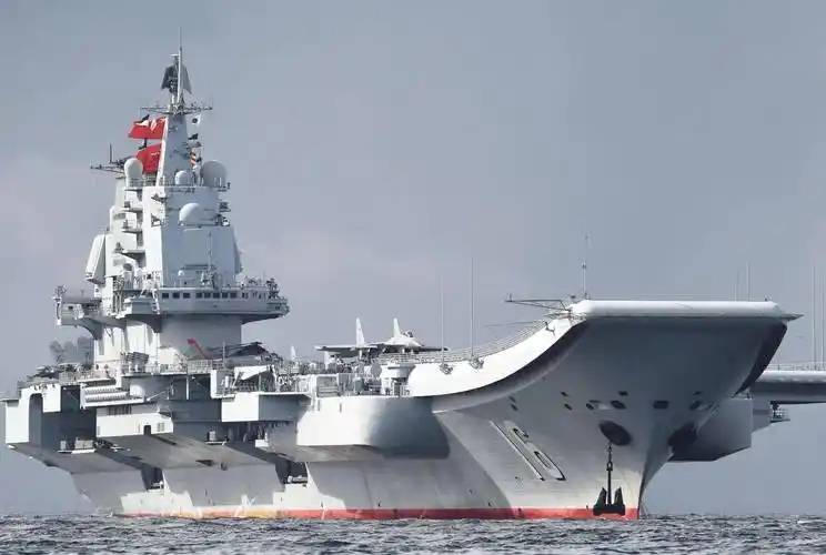 伊普斯维奇 vs 浜特福德_美国航母“尼米兹”号伊普斯维奇 vs 浜特福德，长期逗留中方黄岩岛，055率队大胆插入，打乱美军布局！