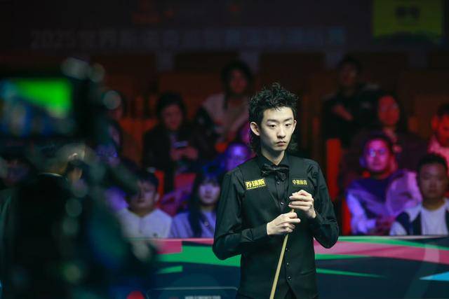 hga030手机登录_吴宜泽10比6击败希金斯首夺排名赛冠军 成中国第十位排名赛冠军得主