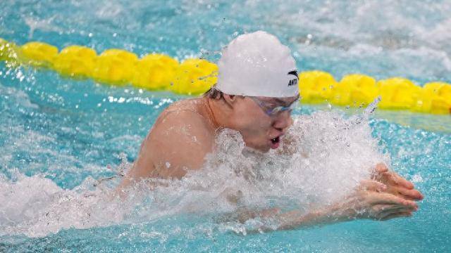 皇冠信用盘怎么申请_覃海洋犯规无缘50米蛙奖牌“自己都笑了”皇冠信用盘怎么申请，上海郑英昊守住金牌坦言没想到