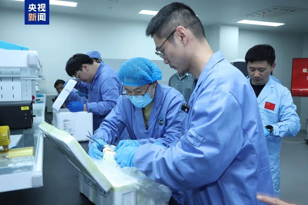 皇冠信用网会员_带回近100斤太空特产皇冠信用网会员！已交付科学家