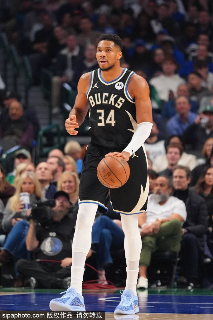 皇冠体育App下载_勒布朗·詹姆斯G联赛训练后回归湖人皇冠体育App下载，赛季首秀在即