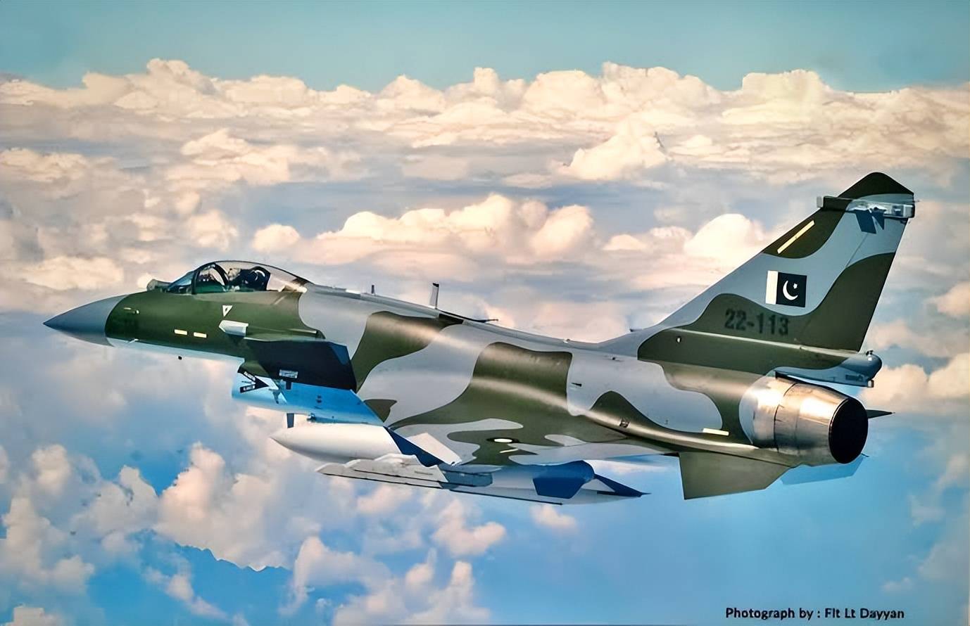 皇冠信用账号怎么开_被打惨后皇冠信用账号怎么开，伊朗空军飞行员对苏-57感到失望：本来要买150架歼-10