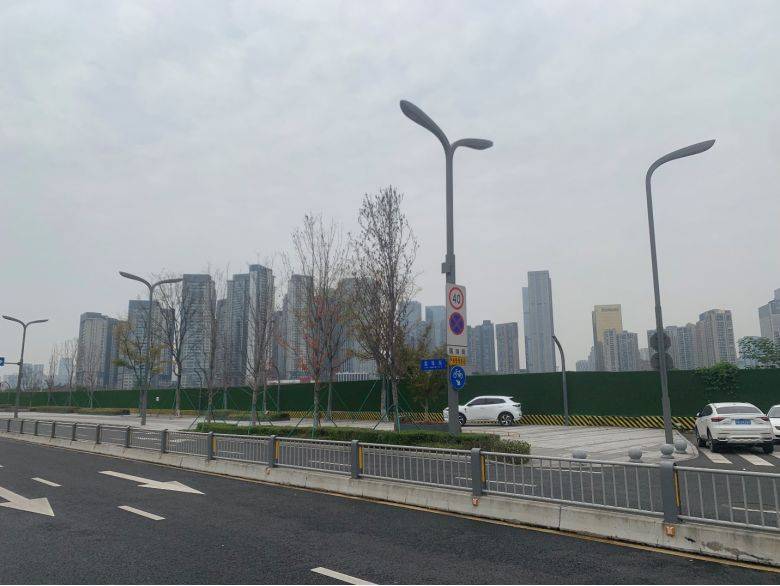 皇冠信用网代理注册_中国雅江集团拍下成都三宗地块 每经记者实地探访：地块已有围挡皇冠信用网代理注册，内部尚未施工