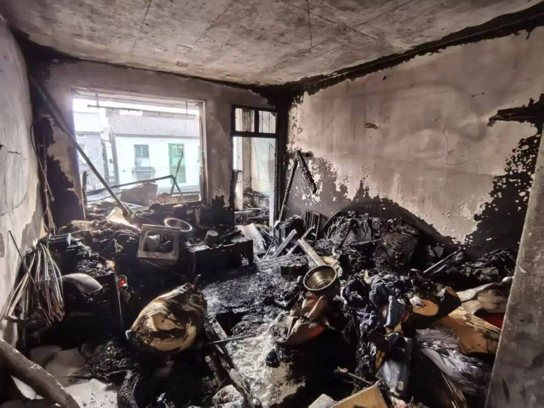 西班牙足球_一张危险的“蜘蛛网”西班牙足球，将出租房烧了个精光？