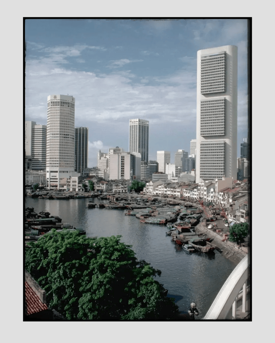 皇冠信用网登2_马来西亚华人被排挤但中文流利皇冠信用网登2，新加坡华人为何却主动抛弃中文？