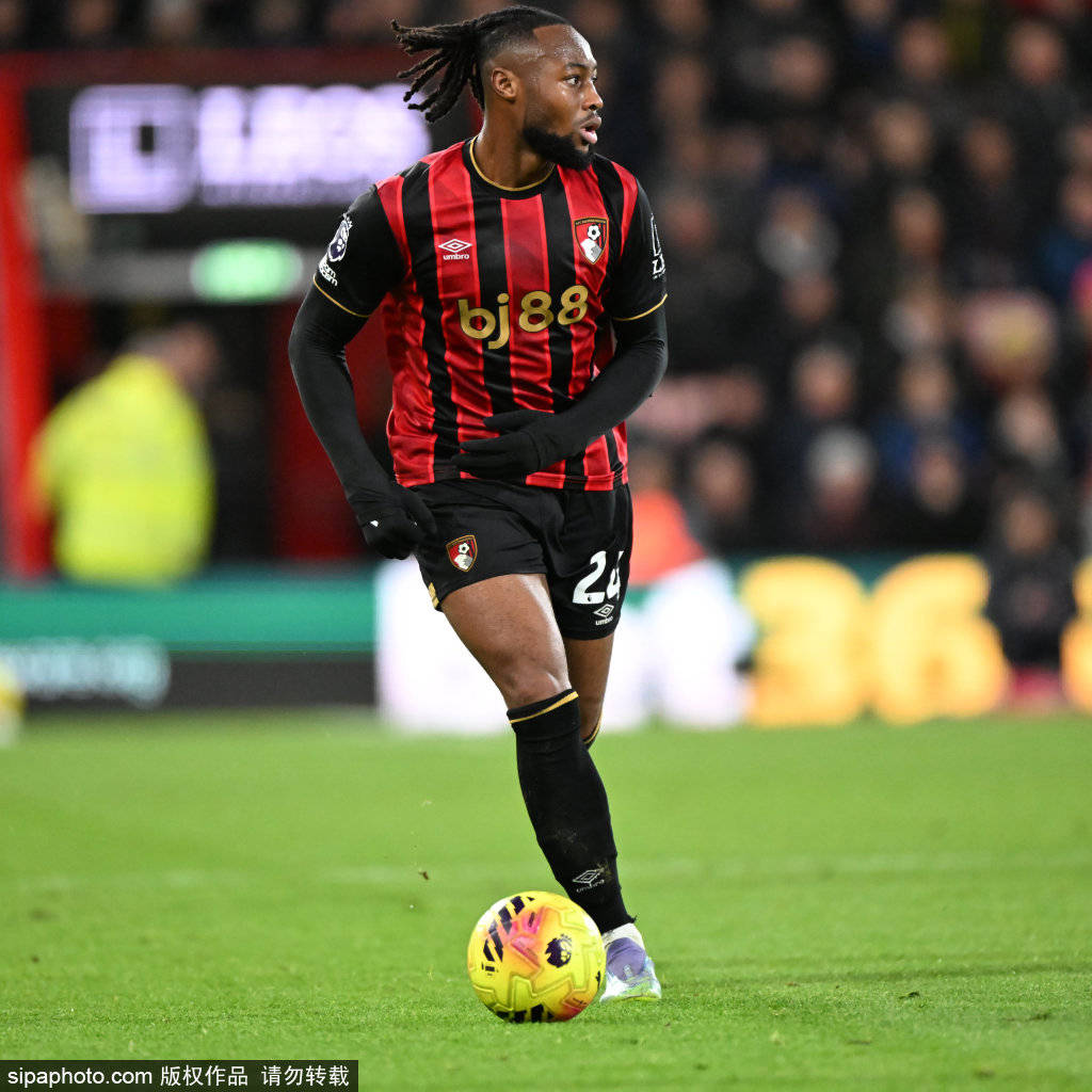 皇冠信用网登2代理_曼城冬窗引援计划揭秘：塞梅尼奥即将加盟皇冠信用网登2代理，赖因德斯轮换人选成焦点