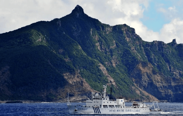 正版皇冠信用网开户_5架无人机围岛正版皇冠信用网开户，赌中方不敢击落？反制手段就位，高世早苗知道怕了