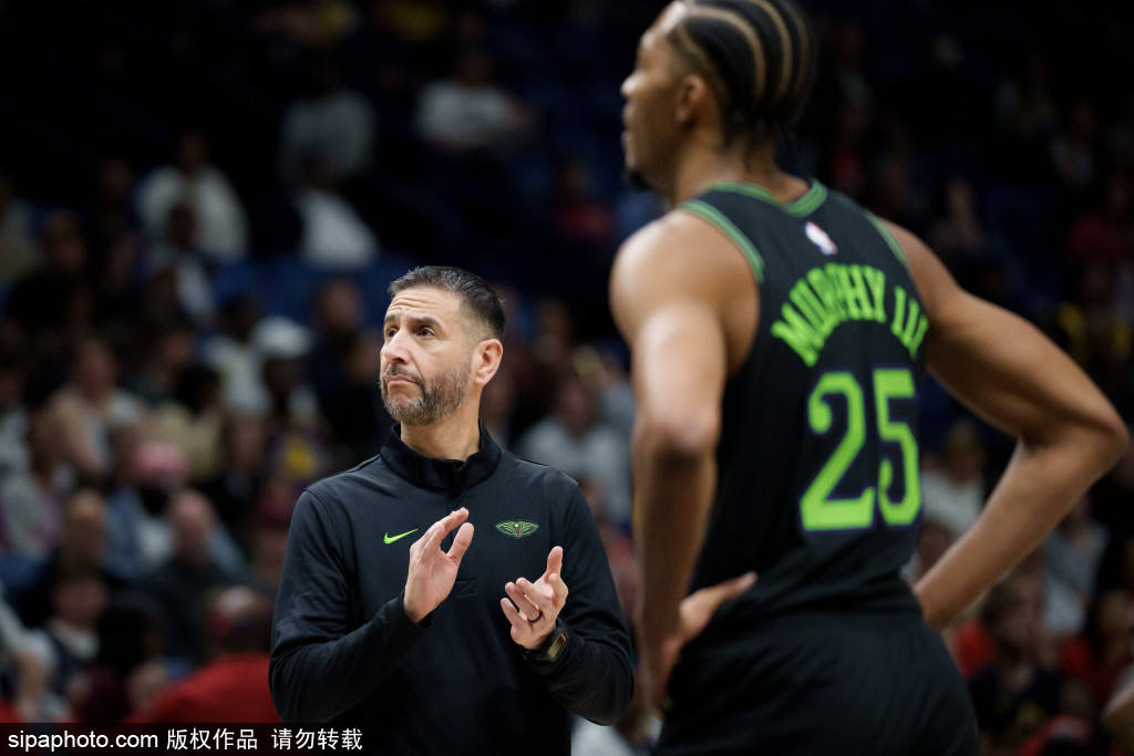 皇冠信用网怎么开户_勒布朗·詹姆斯21年来首次未入选全明星首发:时代与现实的交汇